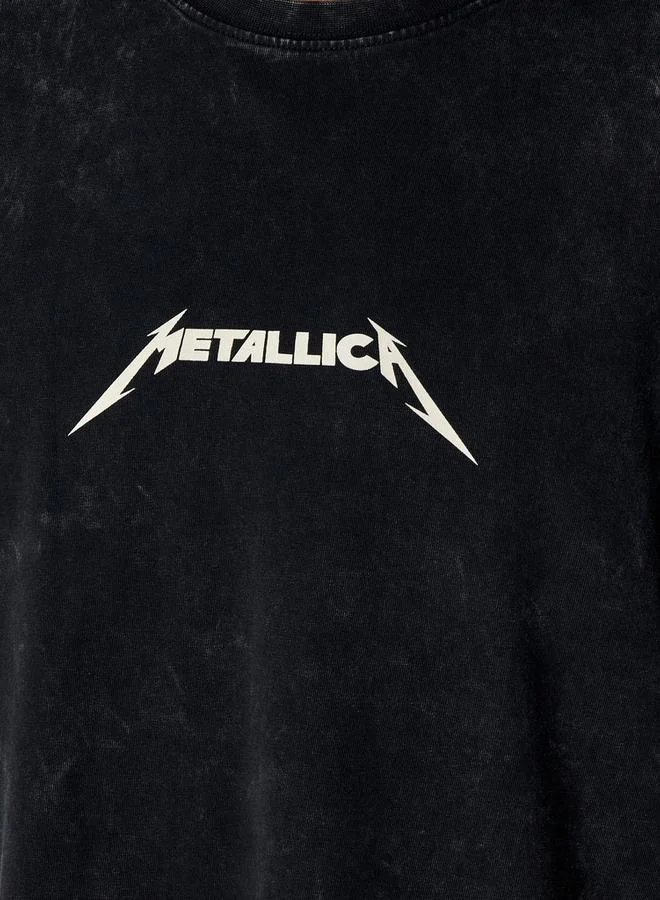 اس بي كاركترز Men Relaxed Fit Crew Neck Short Sleeve Metallica Print T-shirt